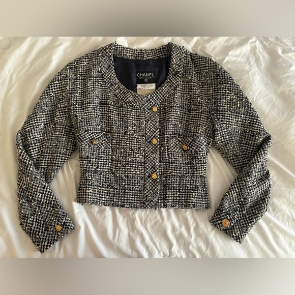 CHANEL Jackets & Blazers - SALE 📍📍📍CHANEL jacket rare find size 36. Vintage. Authenticity guaranteed
